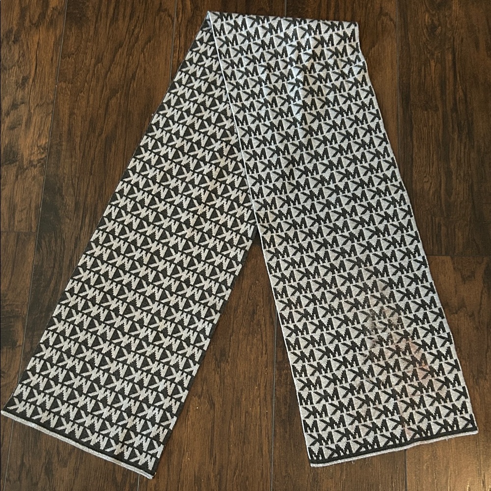 MK Logo Patterned Scarf